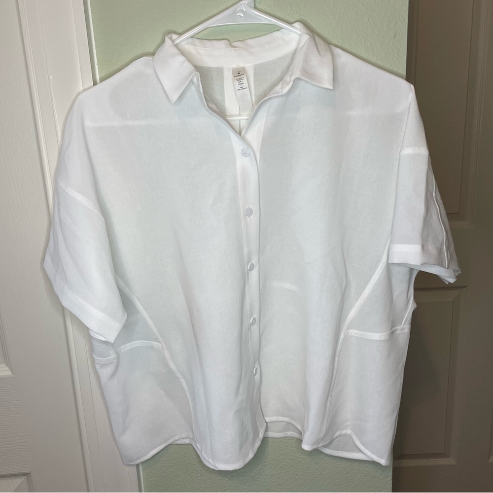 NWT LULULEMON FULL DAY SHORT SLEEVE SHIRT BUTTON DOWN WHITE SIZE 2 • FIRM PRICE